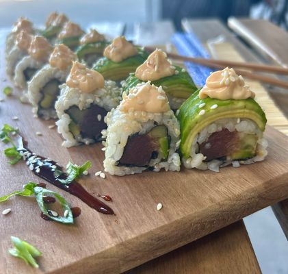Sushi uramaki med tun